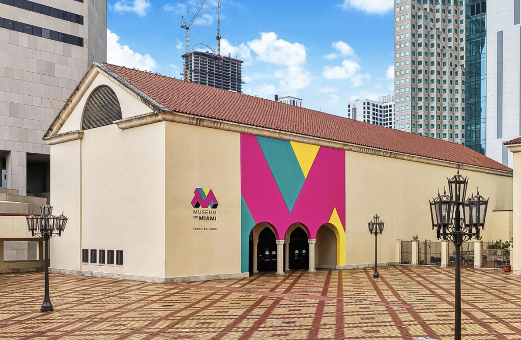 Museum of Miami north building. Plaza view.